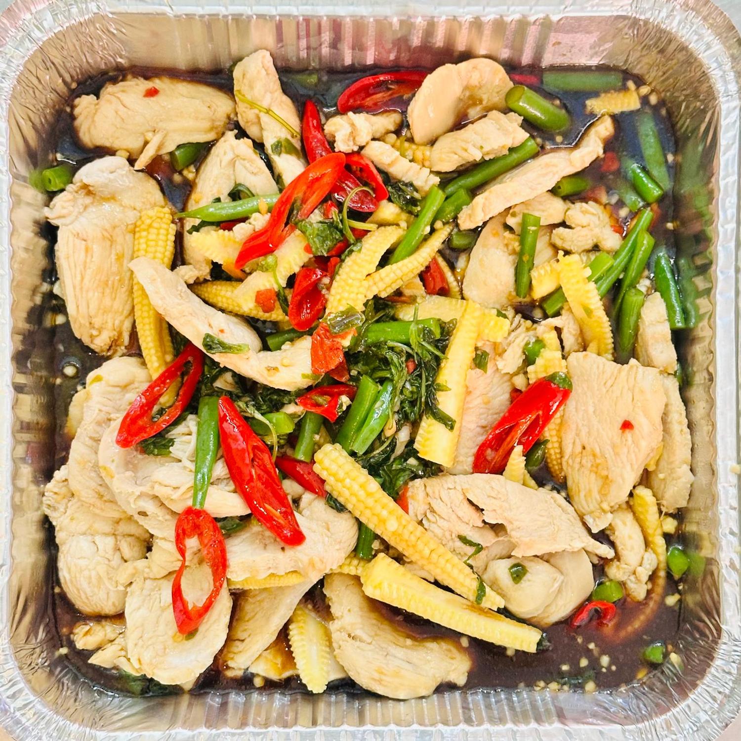 Sharing 4-6pp Pad Kaprow (Chicken)