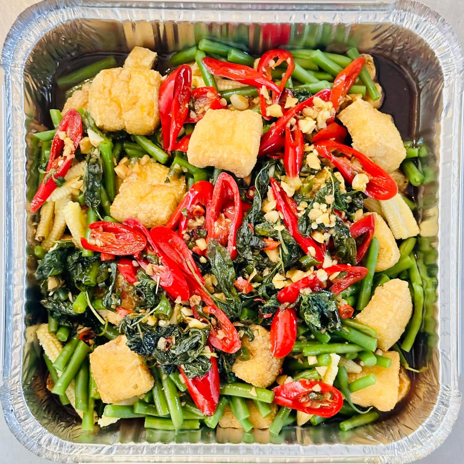 Sharing 4-6pp Pad Kaprow (Tofu)
