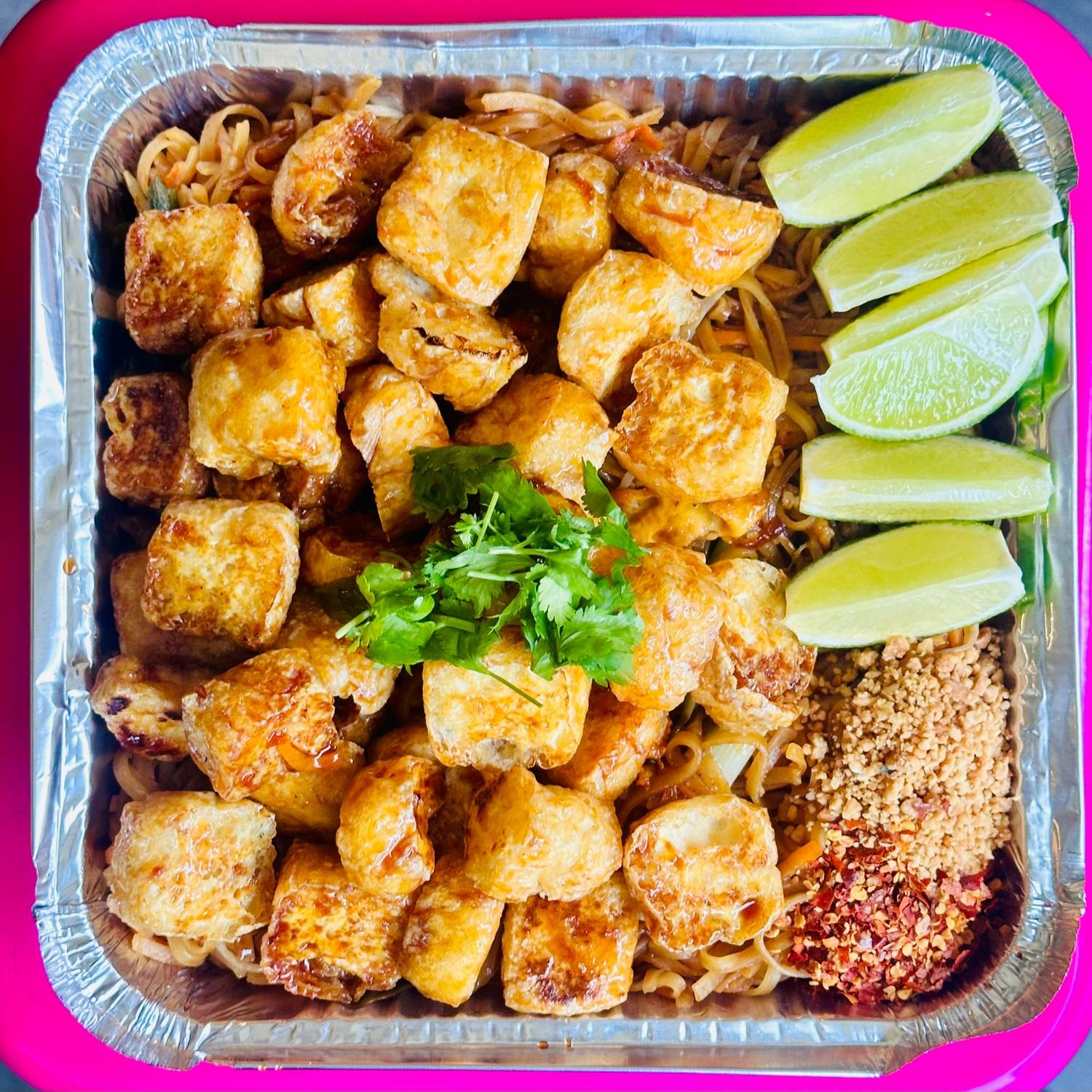Sharing 4-6pp Pad Thai (Tofu)