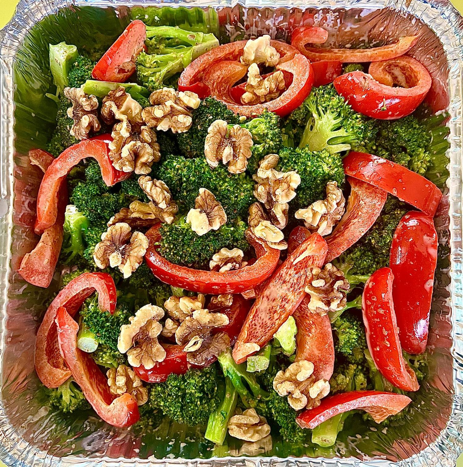 Sharing 4-6pp Broccoli & Sesame Dressing Salad