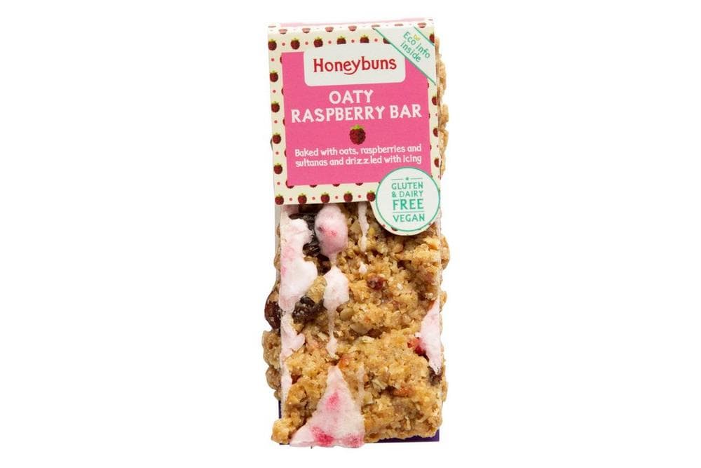 NO GLUTEN & VEGAN RASPBERRY OAT FLAPJACK SLICE