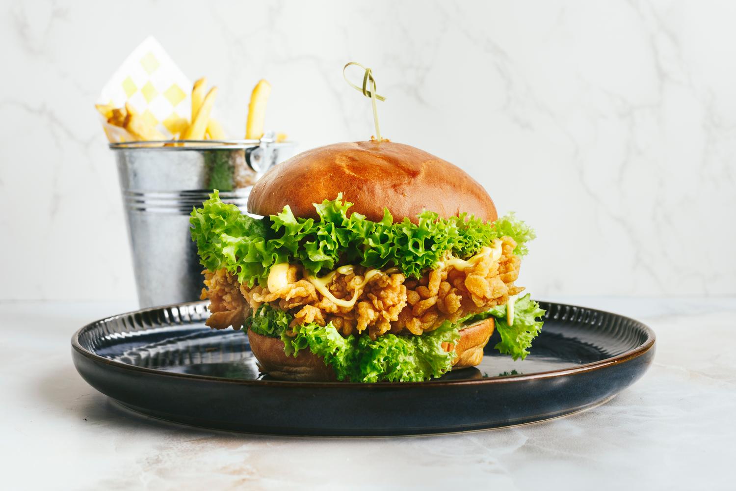 Crispy chicken burger
