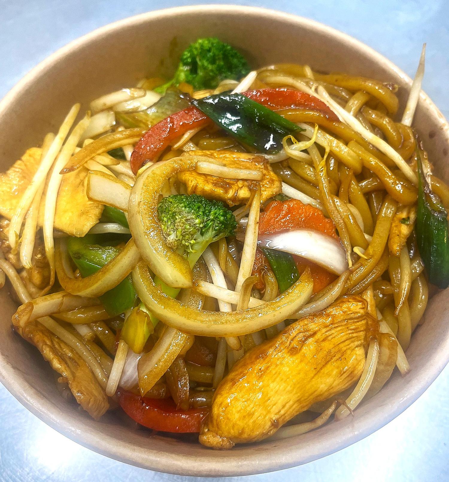 Fried udon noodles 