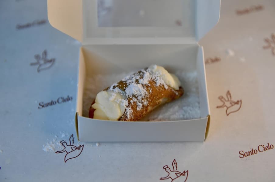 Classic Ricotta Cannolo 🍬 