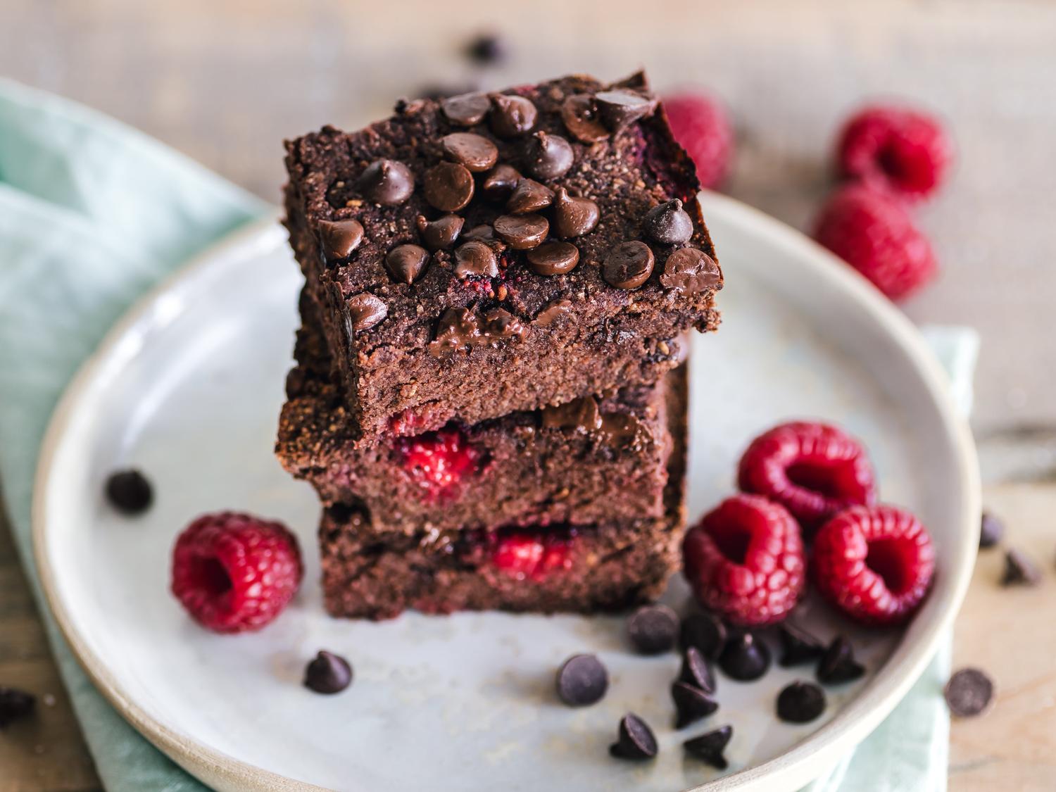 Brownie with red fruit sauce