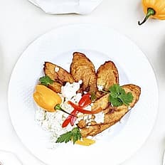 Portions of fried banana with cheese