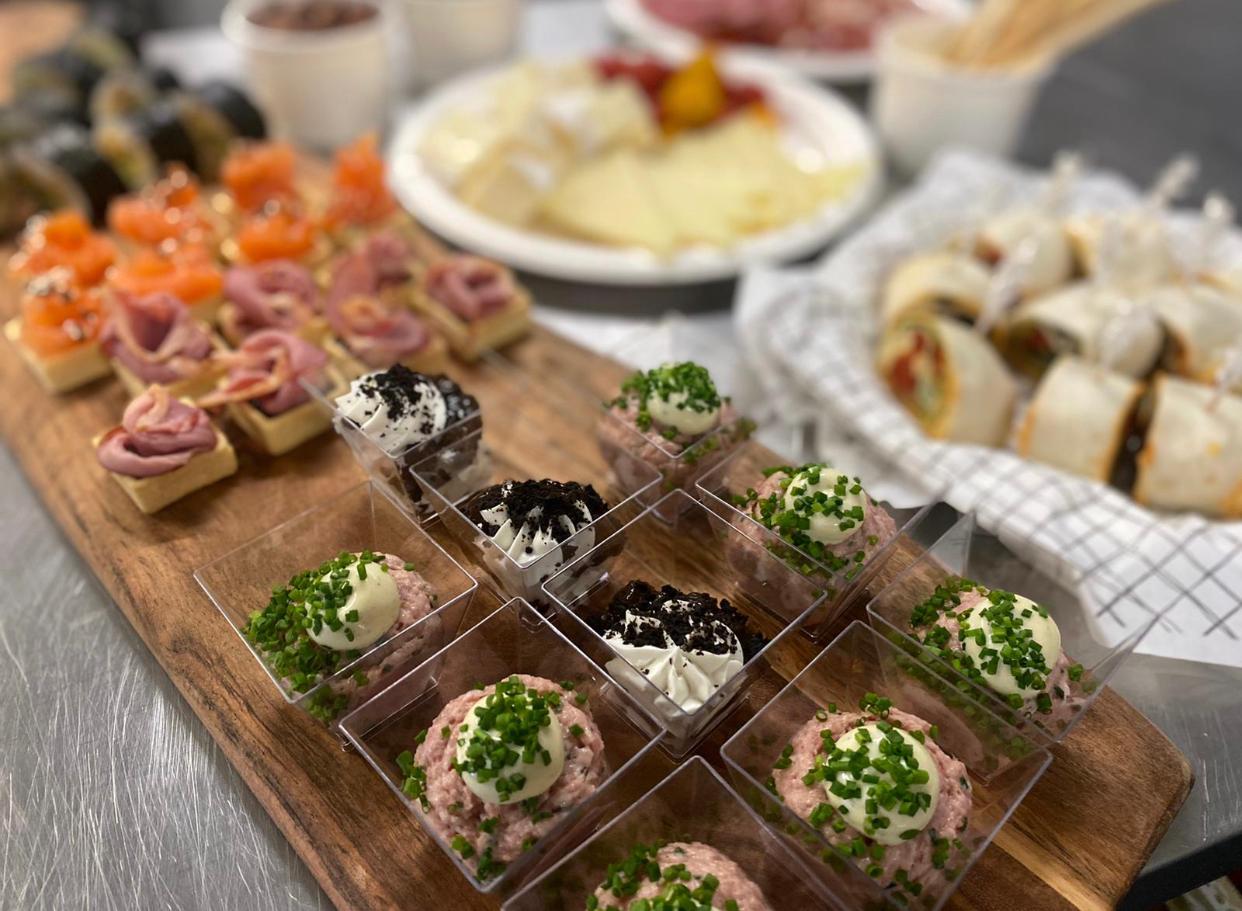 Finger food - 4 snacks per person
