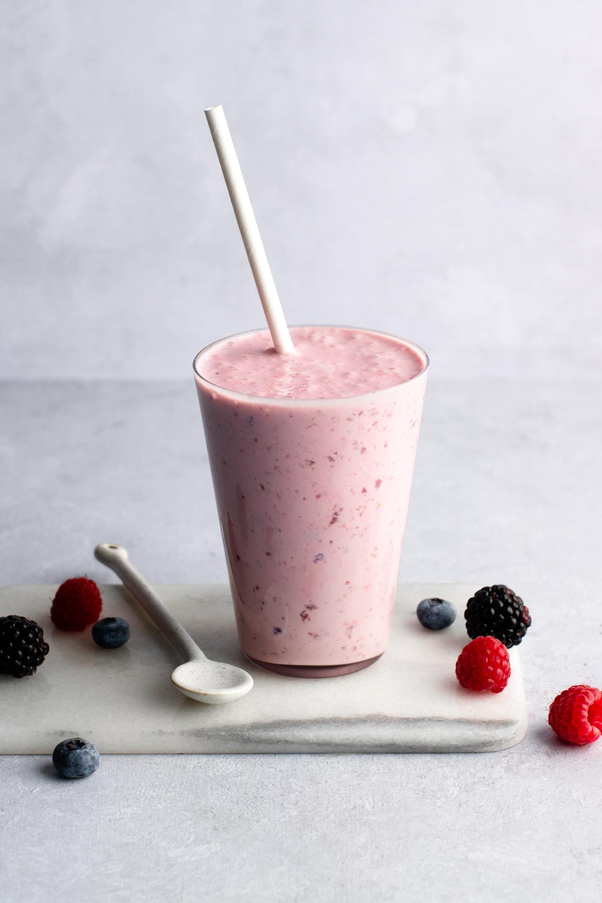Mixed Berries Vegan Yogurt smoothie