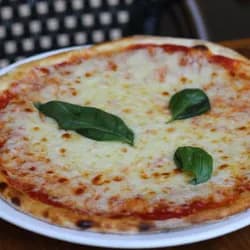 Pizza Margherita