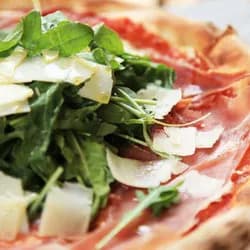 Pizza Con Rucola