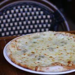 Pizza Quattro Formaggi