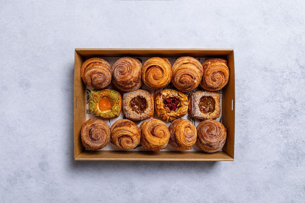 Assorted Pastry Pack (14 Pieces)