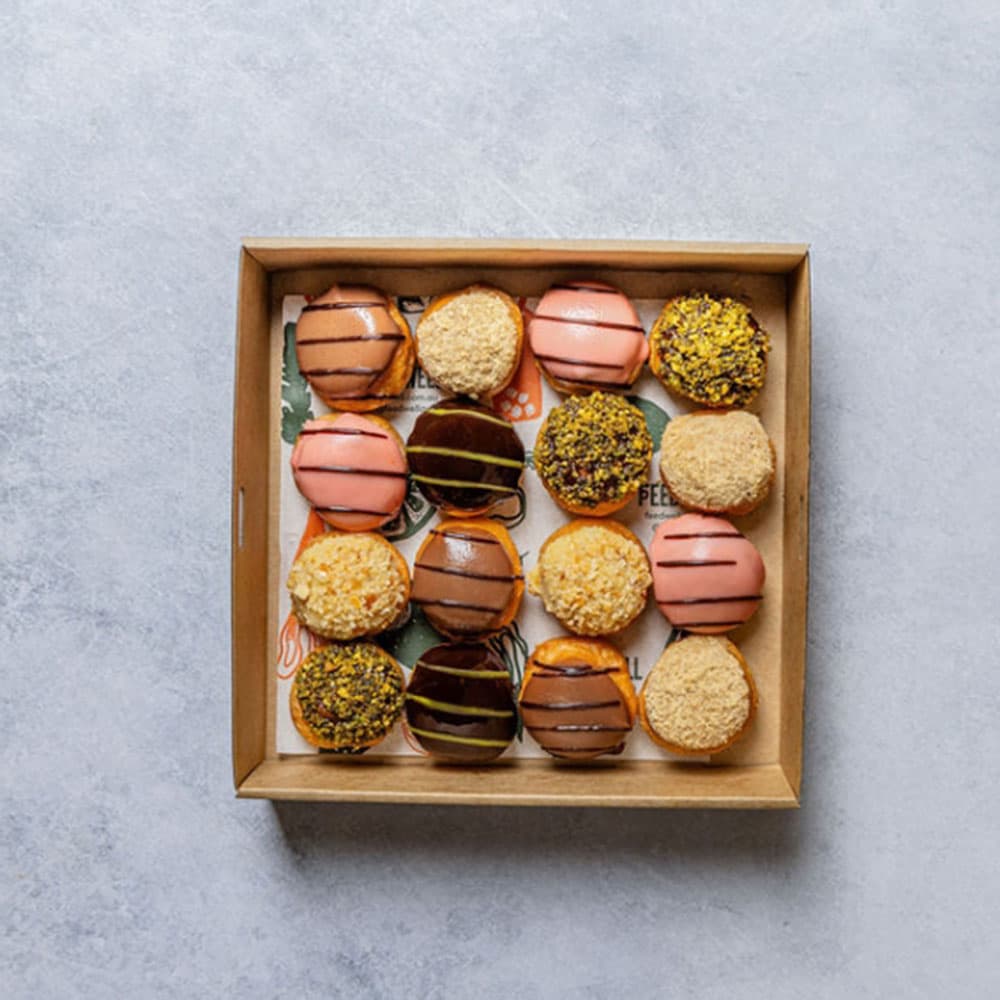 Mini Profiteroles (16 Pack)