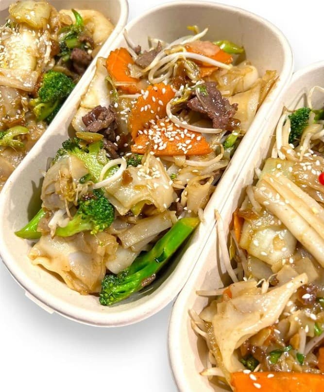 Stir Fried Hanoi Pho Xao Beef (Individual Box)