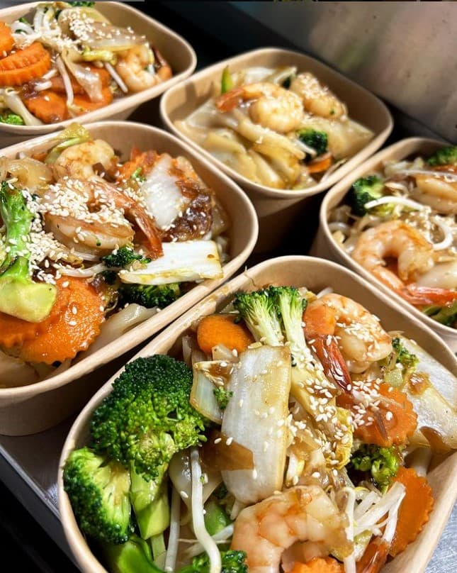 Stir Fried Hanoi Pho Xao Prawn (Individual Box)