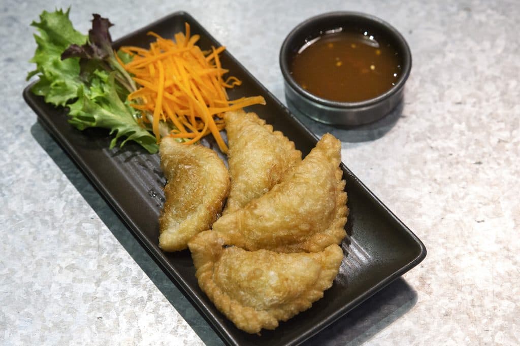 Curry Puffs (4 Pieces)