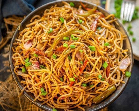 Vegetarian Hakka Noodles Plain (1000ML Container)