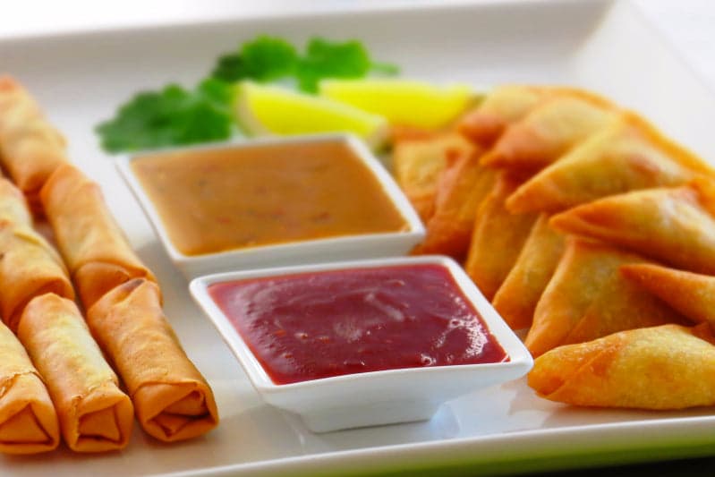 Spring Rolls and Samosa (60 Pieces)