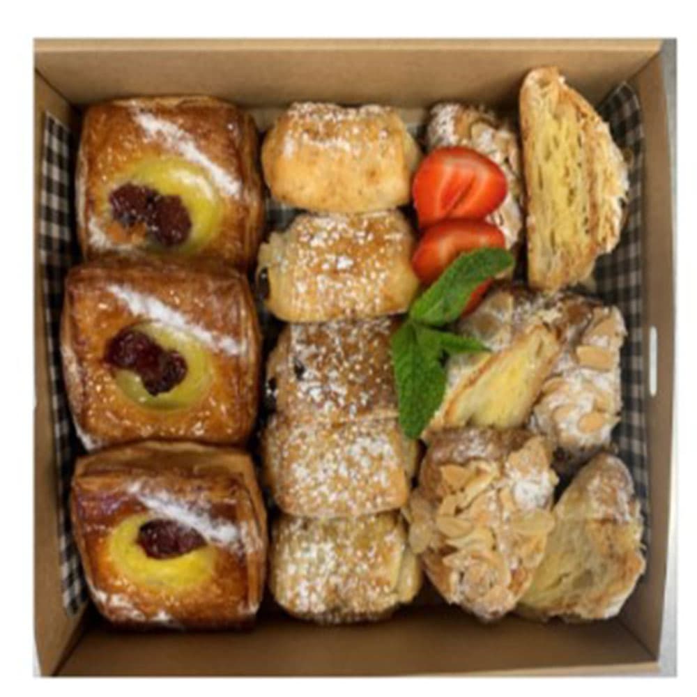 Pastries Box (Small Size - 18 Pieces)