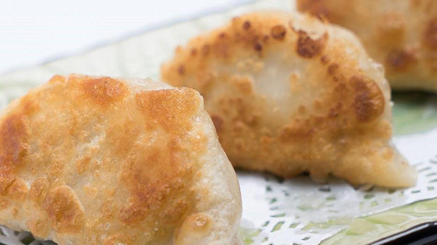 Pan Fried Dumplings (6pcs)