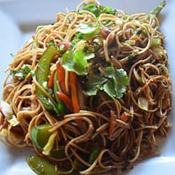 Vegetable Noodles (650ML)