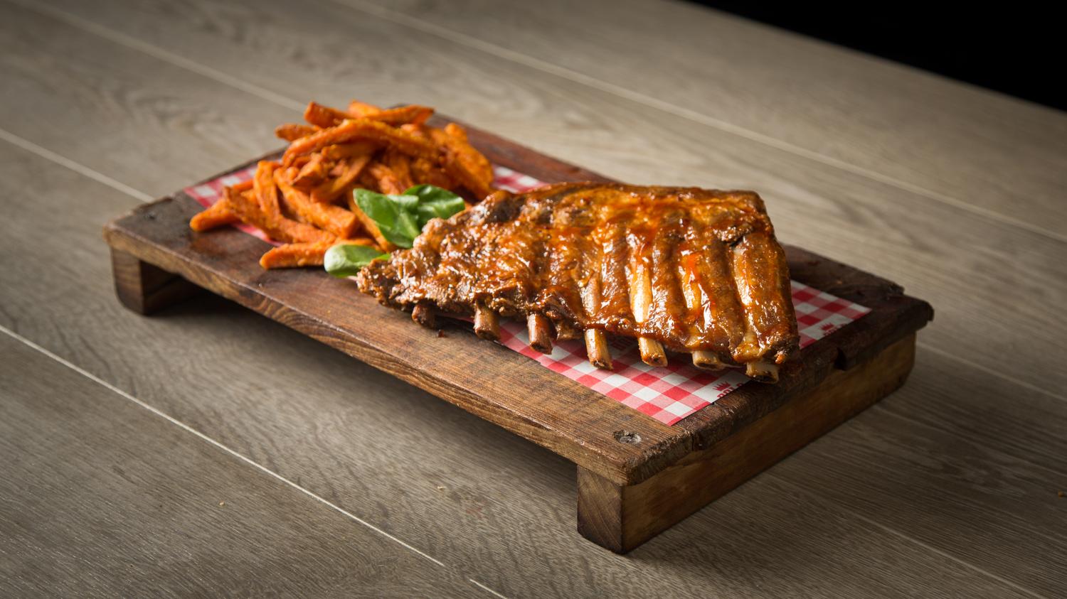 Large Spare Ribs and Sweet Potato Chips