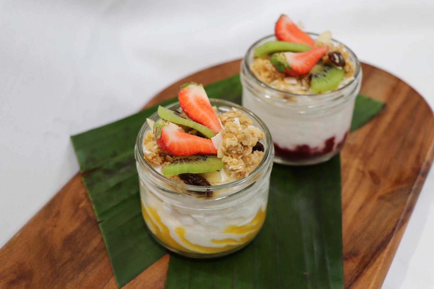 Coconut Yoghurt Cup - Muesli, Strawberry & Kiwi