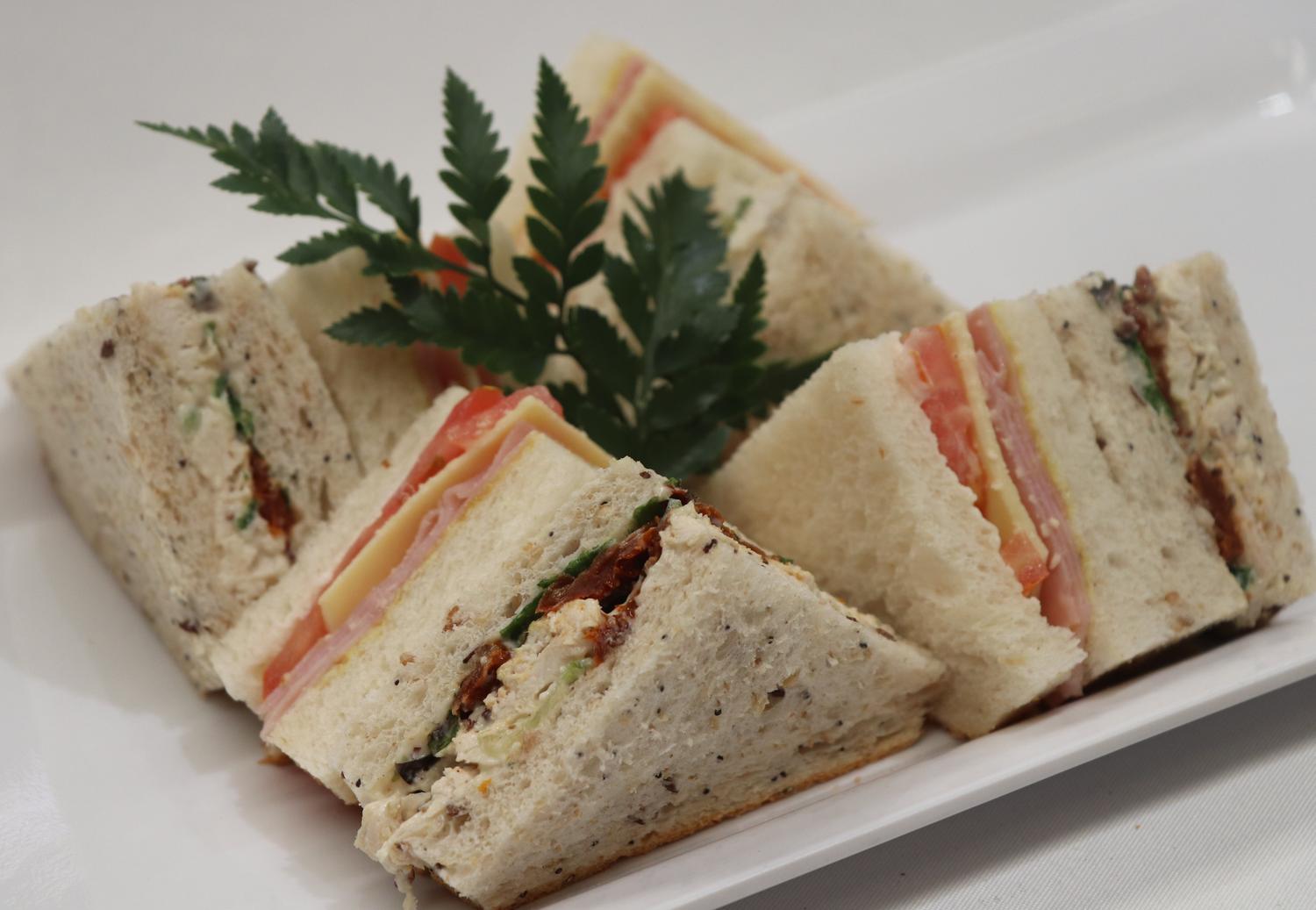 Vegetarian Executive Point Sandwich (4 Pieces)