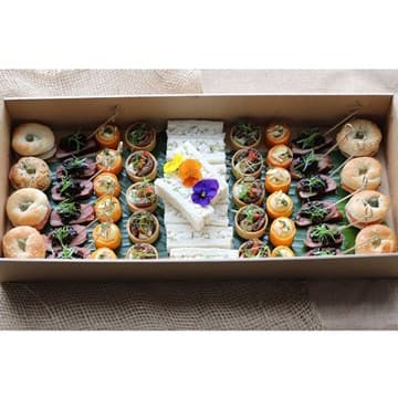 Deluxe Canape Box (50 Pieces)