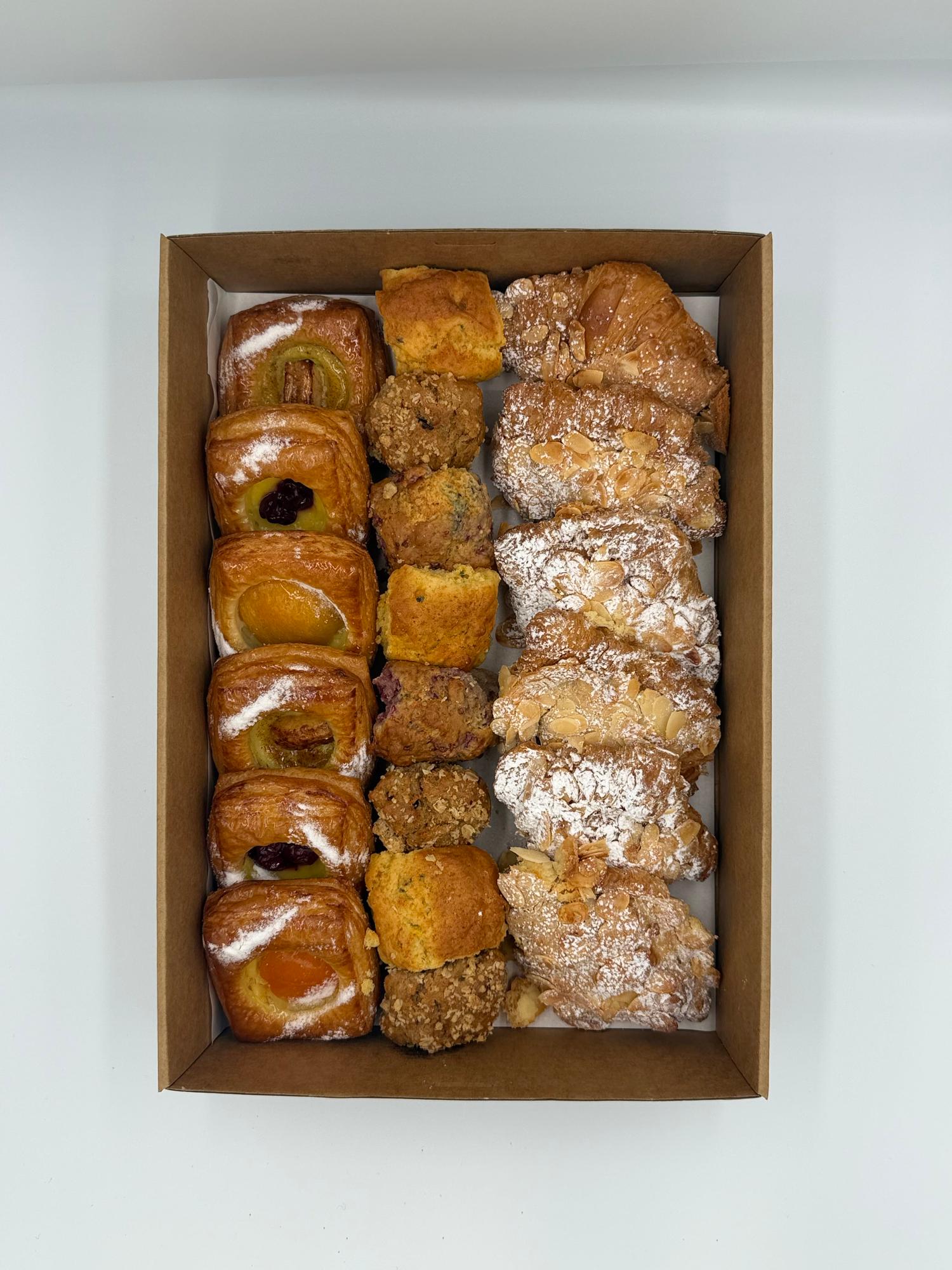 AM Sweet Platter (20 Pieces)