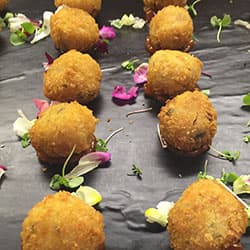 Mushroom and Parmesan Arancini Platter (40 Pieces)