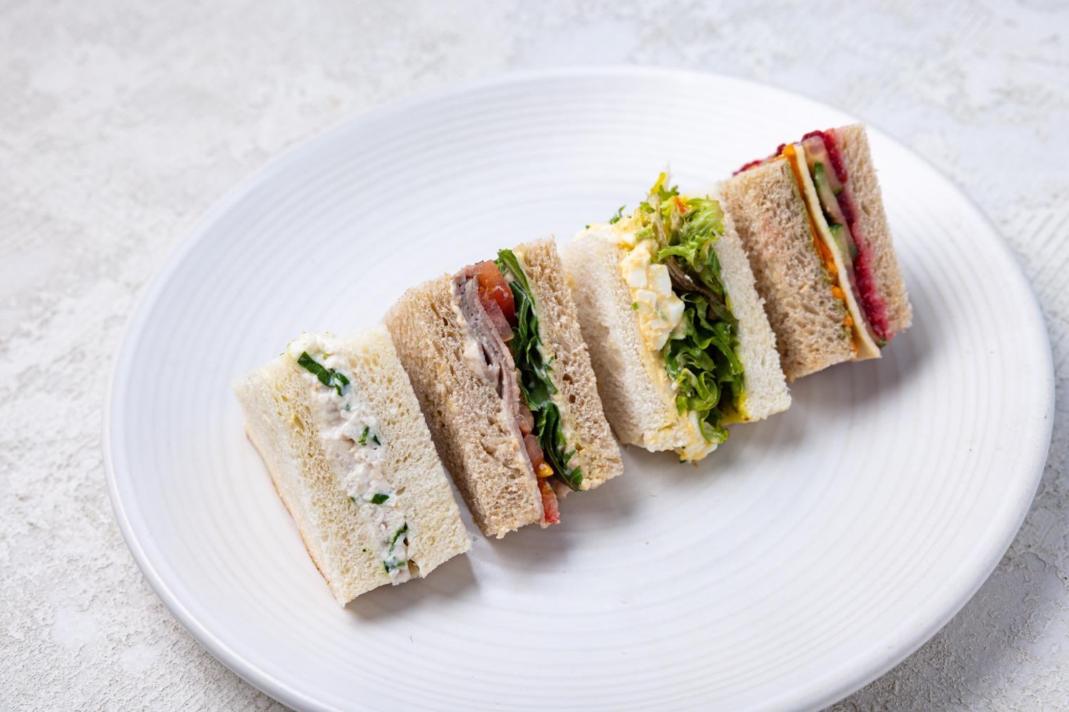 Mixed Sandwich Rounds