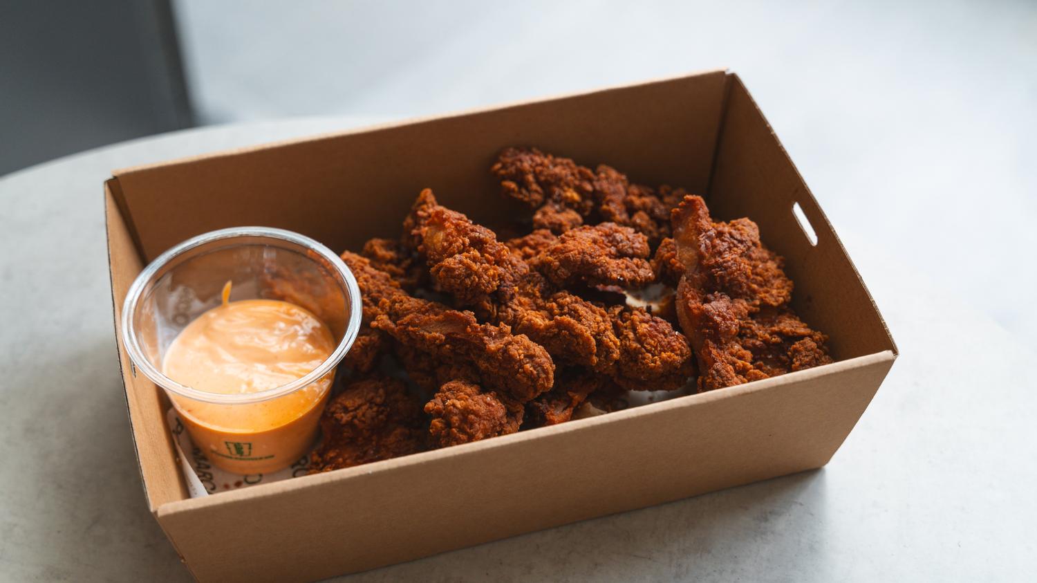 Chicken Tender Platter w/ Sriracha Kewpie (20 Pcs)