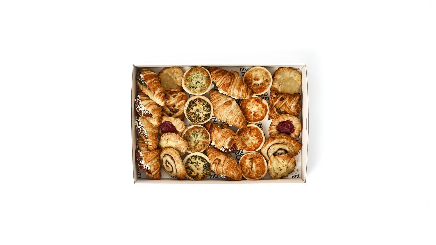 Warm Sweet & Savoury Breakfast Box 