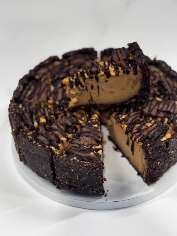 Whole Unbaked Vegan Cheesecake - Snickers