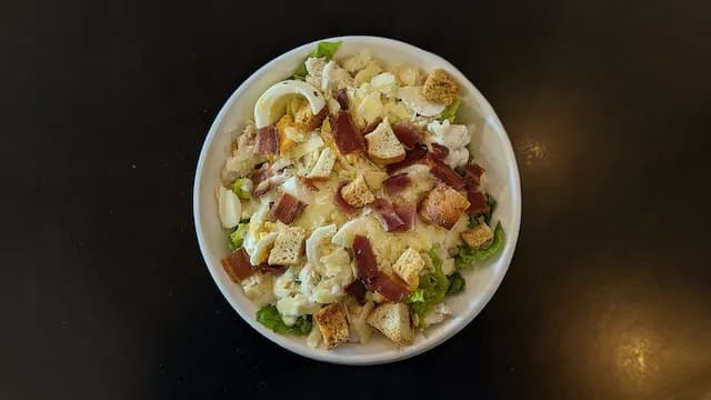 Chicken Caesar Salad (24oz)