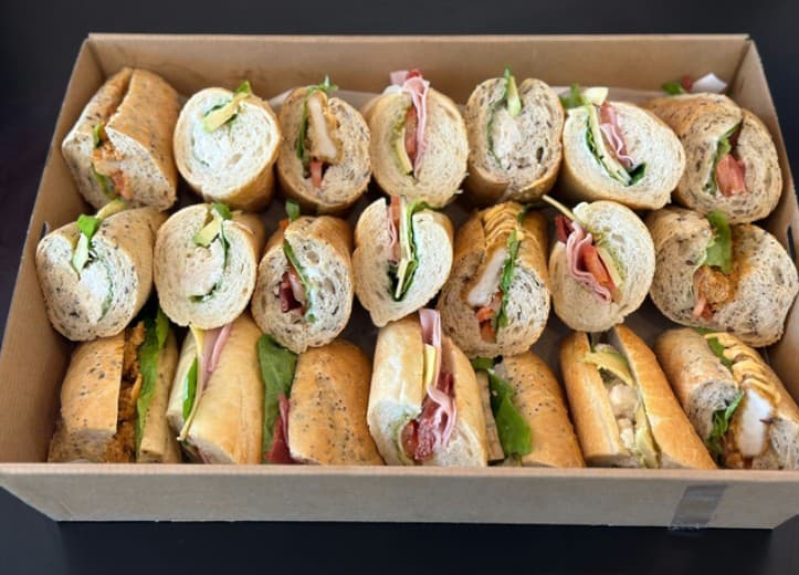 Small Baguette Platter (18 Pieces)