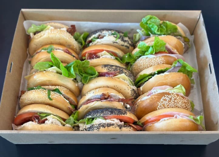 Small Bagel Platter (12 Pieces)