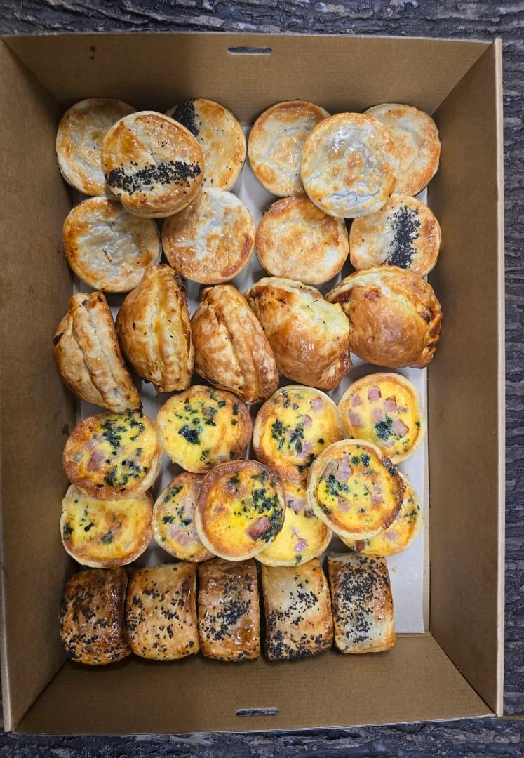 Mixed Pastry (Platter of 40 Pieces)