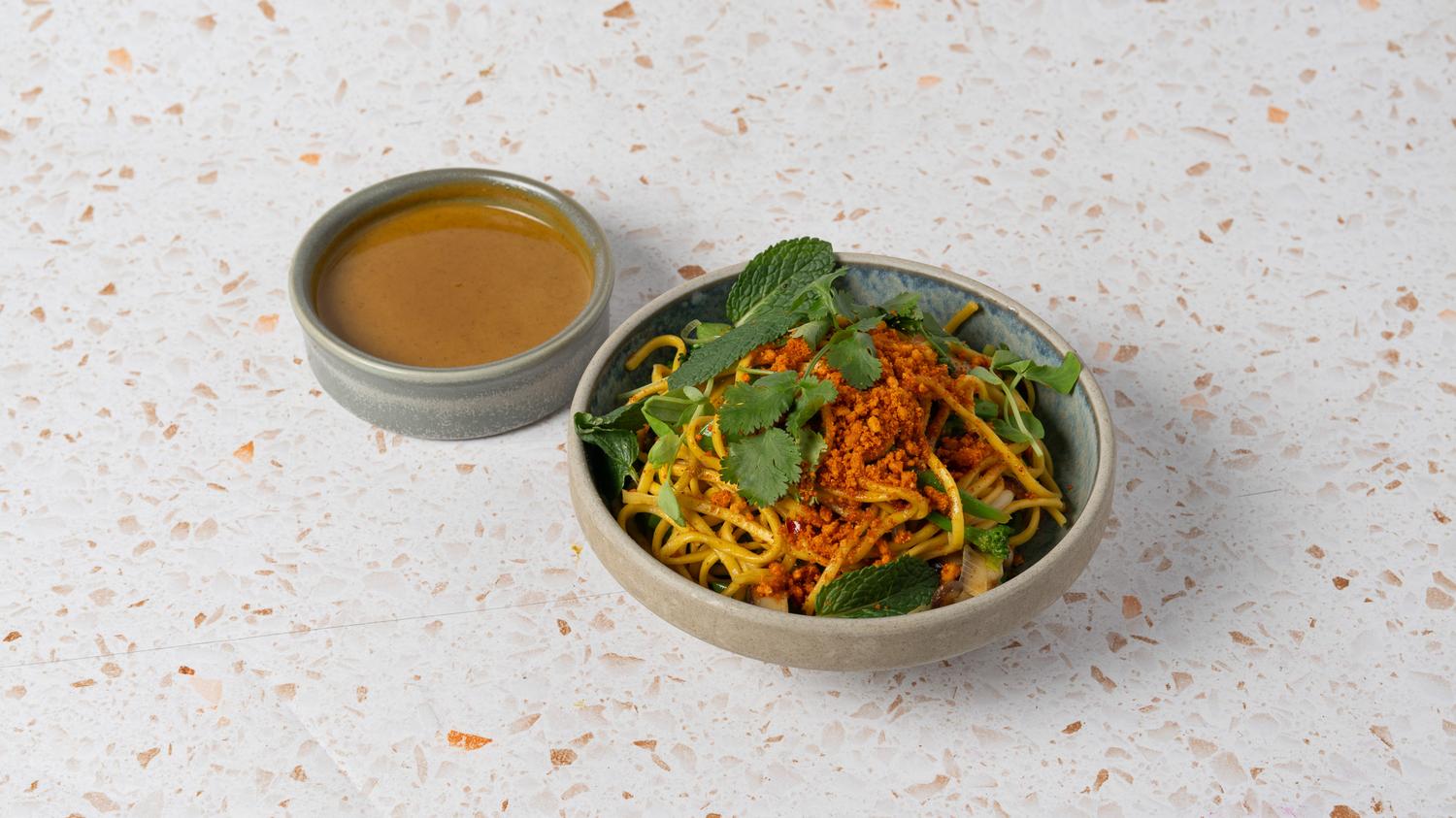 Shiitake peanut laksa