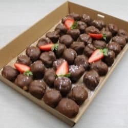 Mini Profiteroles Platter (40 Pieces)