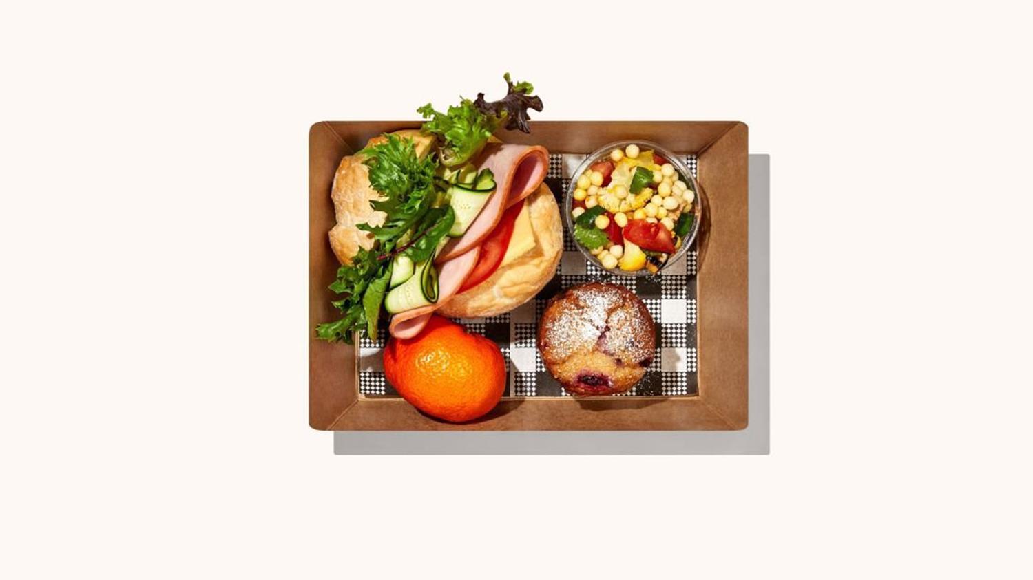 Classic Lunch Box: Wholemeal Roll
