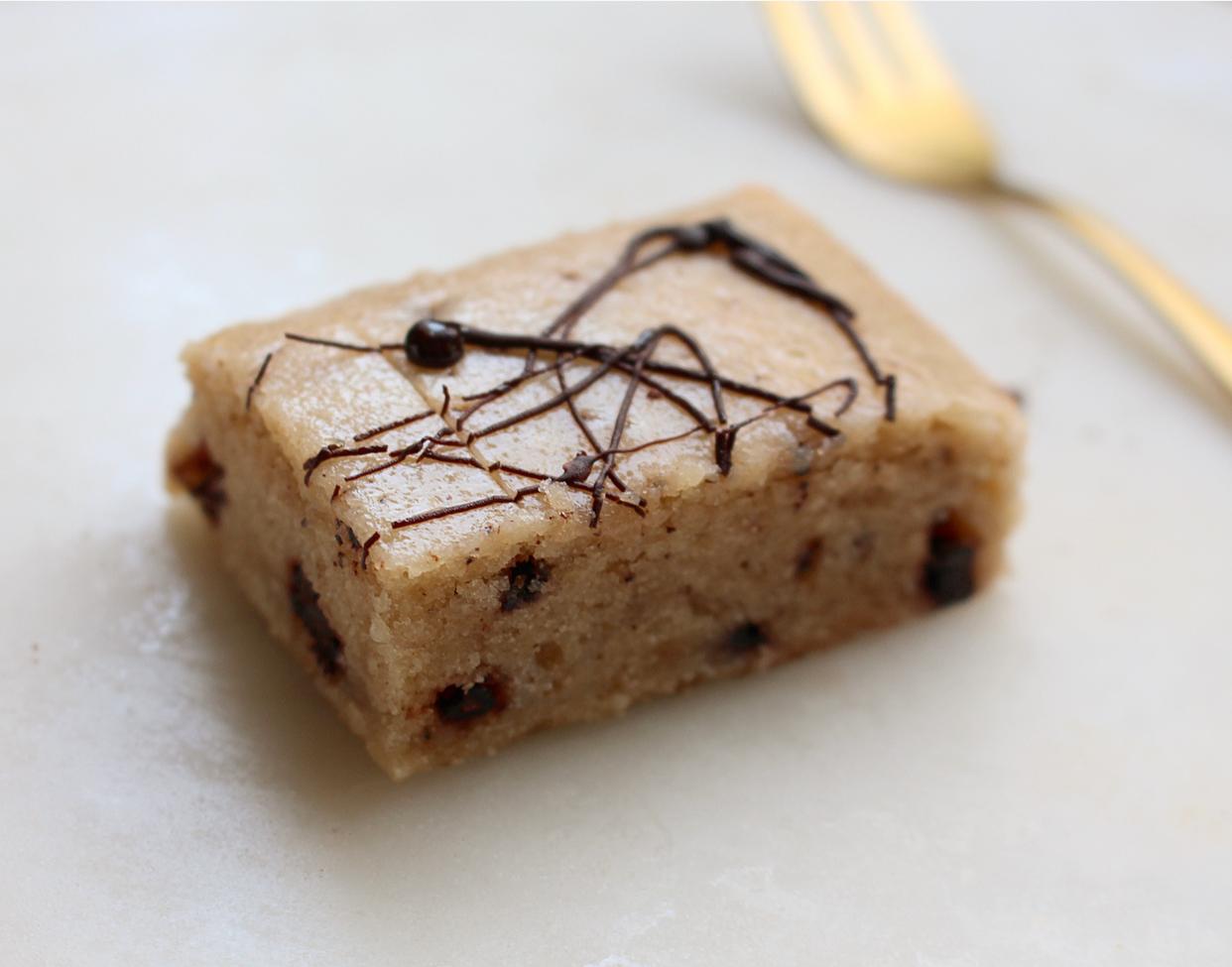 Vanilla Bean Cookie Dough Blondie Slice Brownie