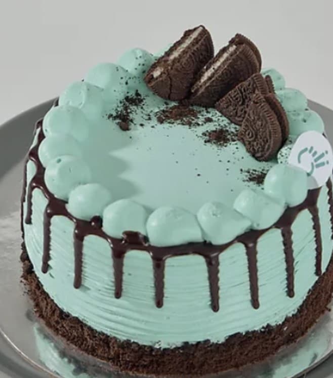 Miilk Wonderland Cake