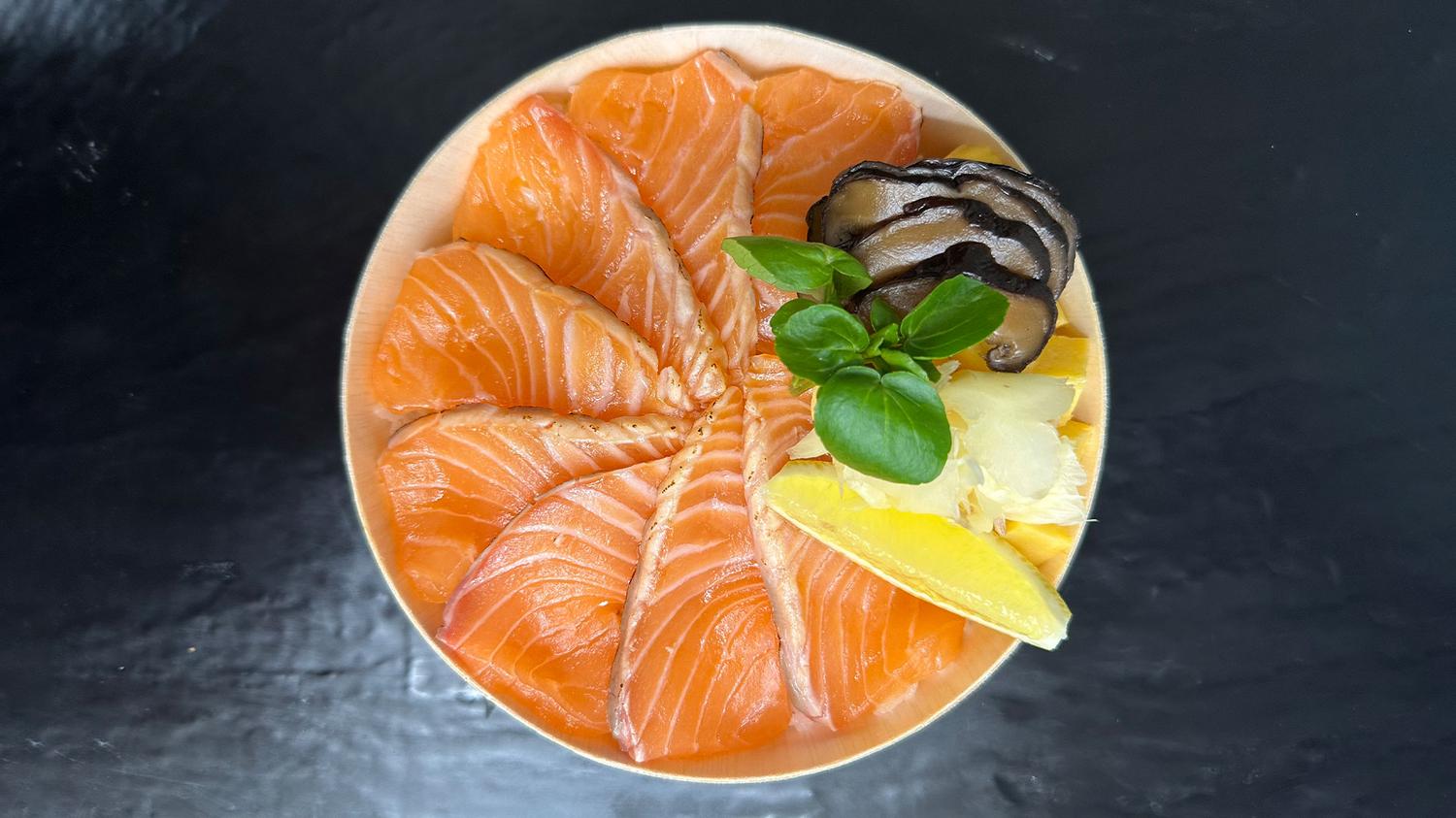 Salmon Chirashi (24oz)