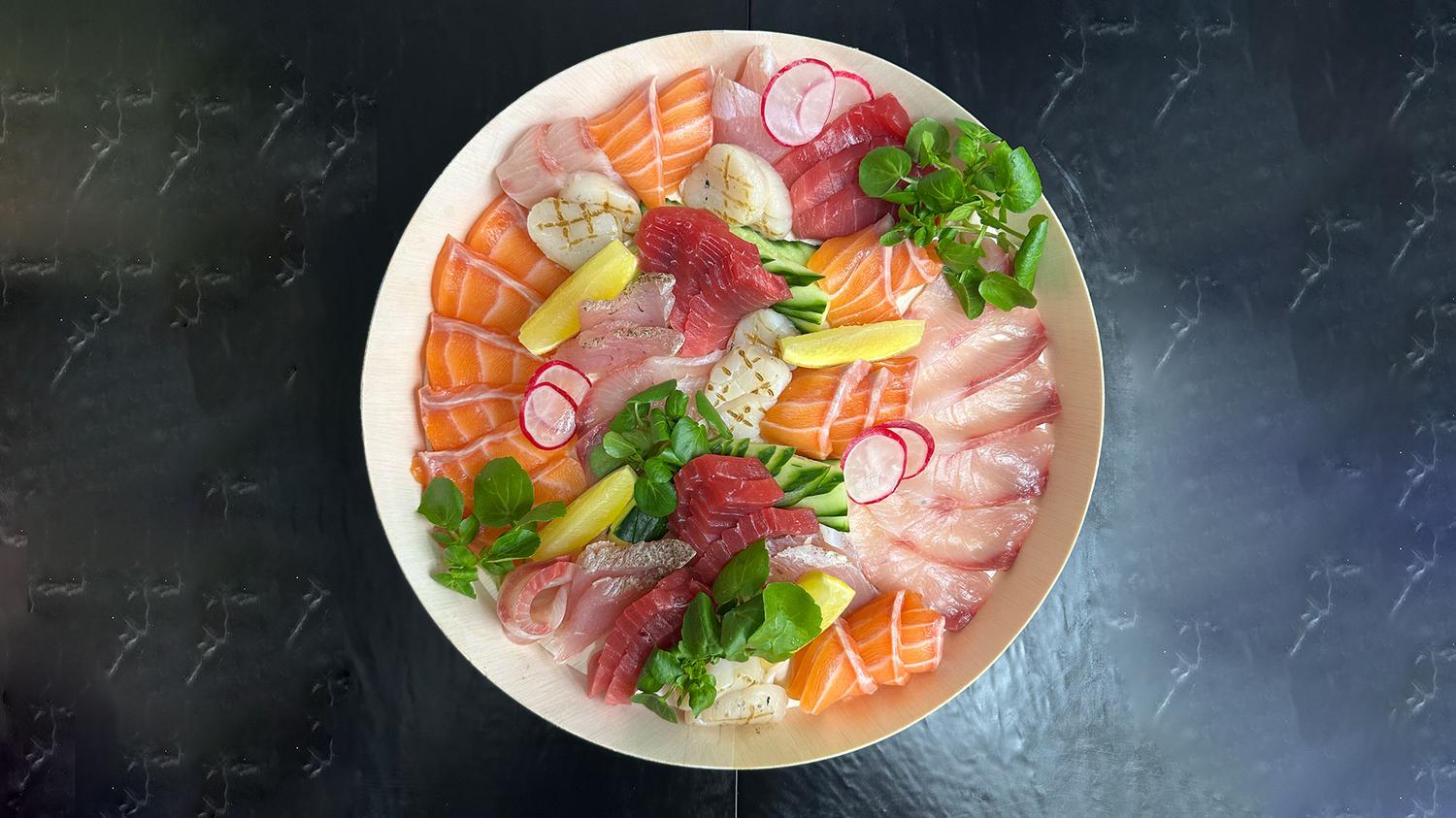 Sashimi Platter (24 Pieces)