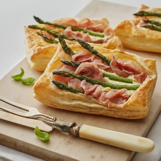 Savoury Parcel, Asparagus & Prosciutto