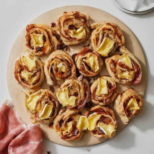 Scrolls, Brie, Caramelised Onion & Prosciutto