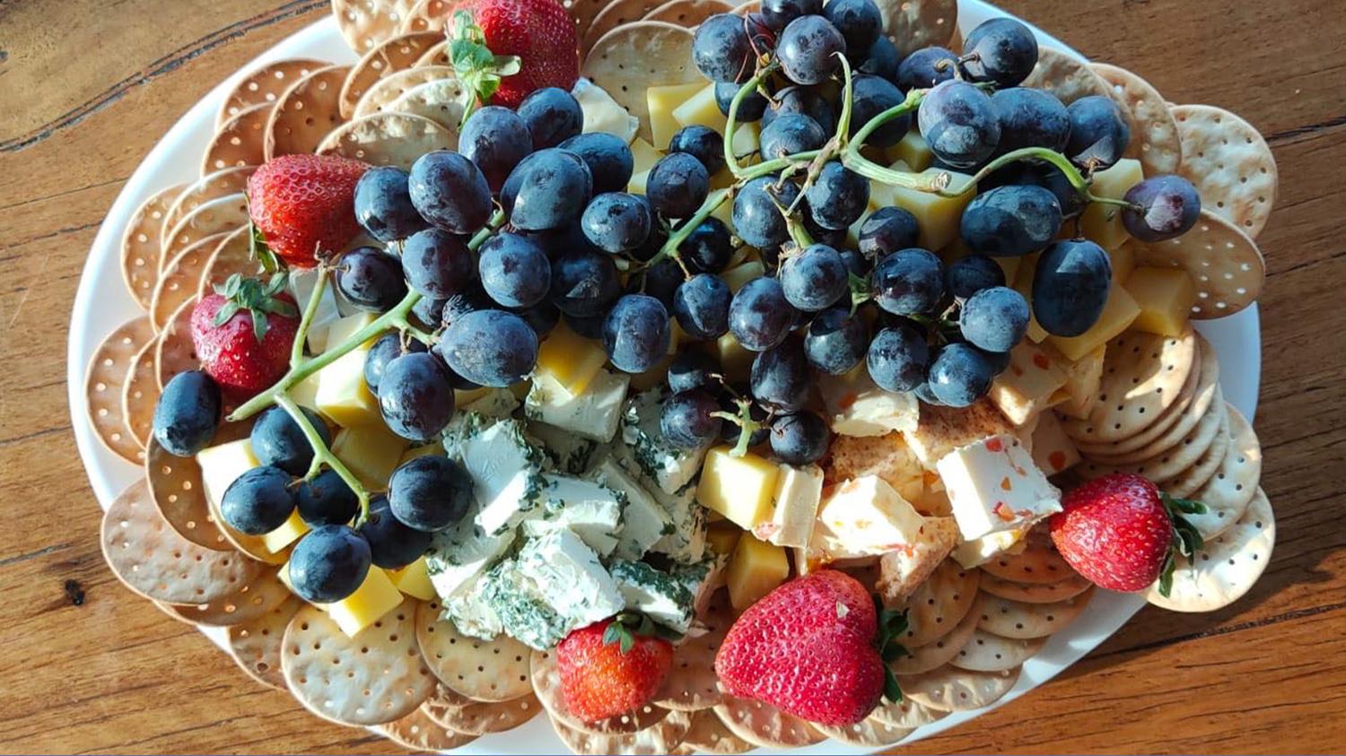 Cheese & Fruit Platter (Small)