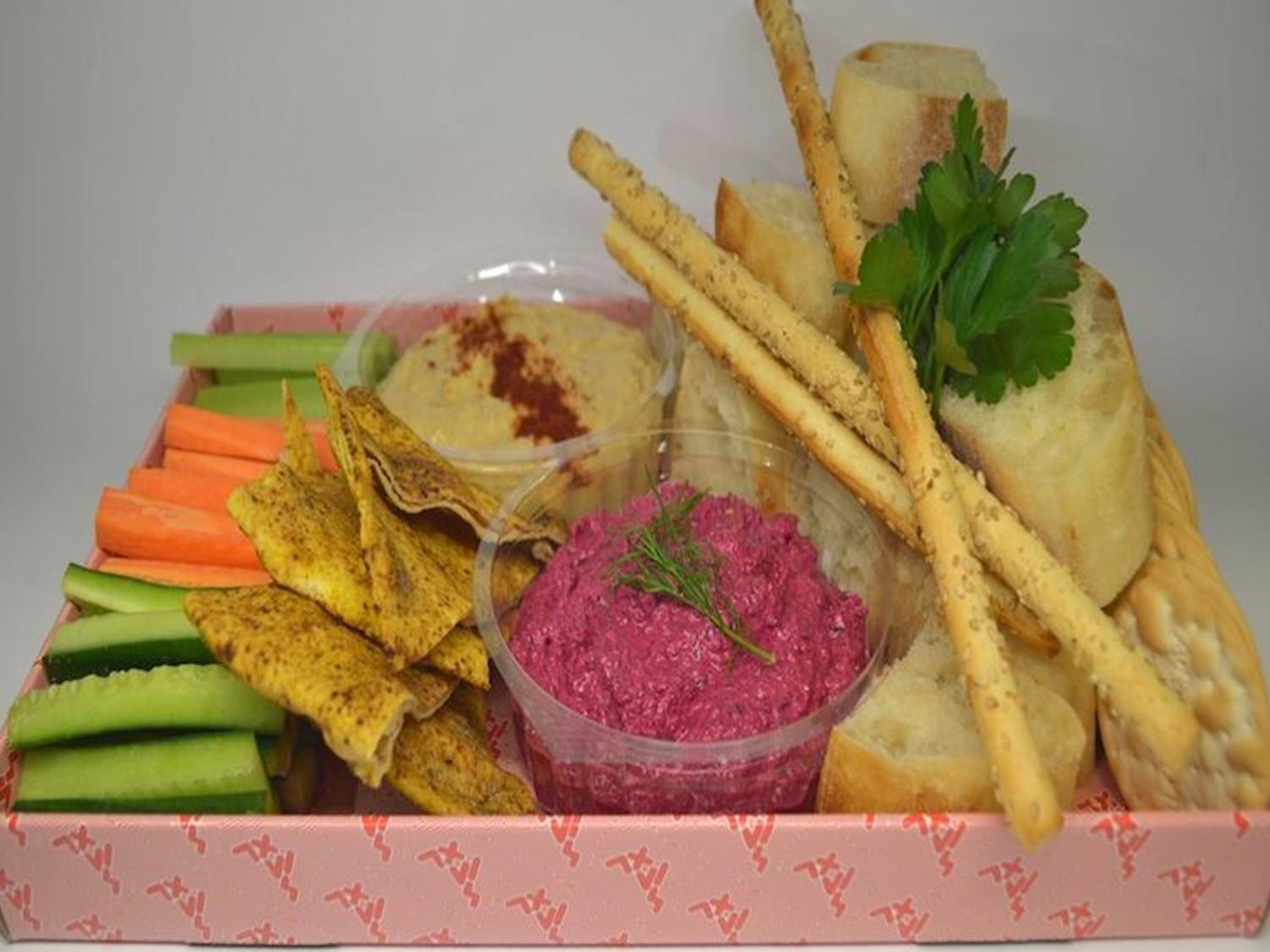 Dip Platter w Crudites & Crackers